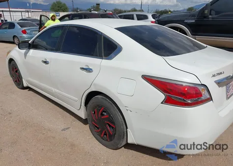 2014 Nissan Altima 2.5 S z USA, uszkodzony, nr VIN 1N4AL3AP7EN357569